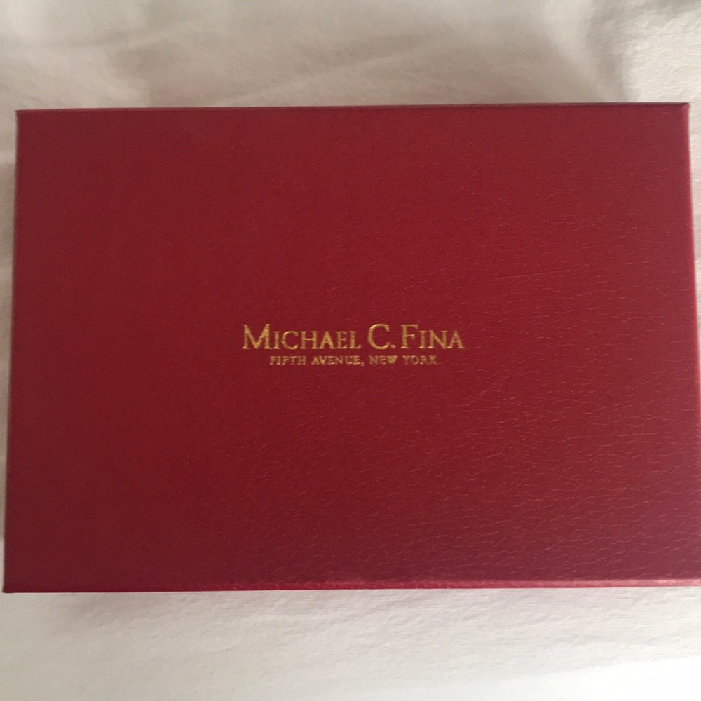 Beautiful silver knot necklace from Michael C Fina